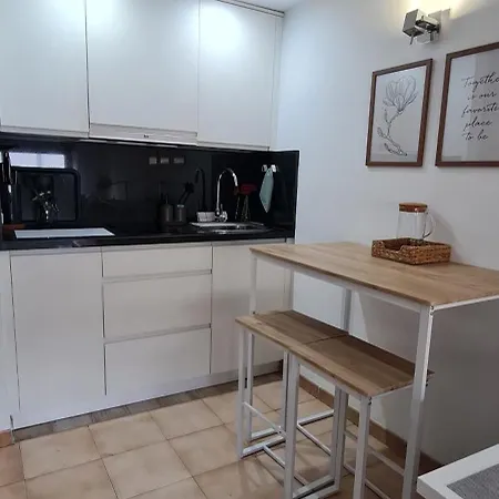 Centrica, Triana, Sevilla, Espana Aparthotel *